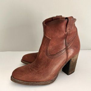 Frye | Ilana | Western | Pull-On Short Boot | Cognac | Size 9